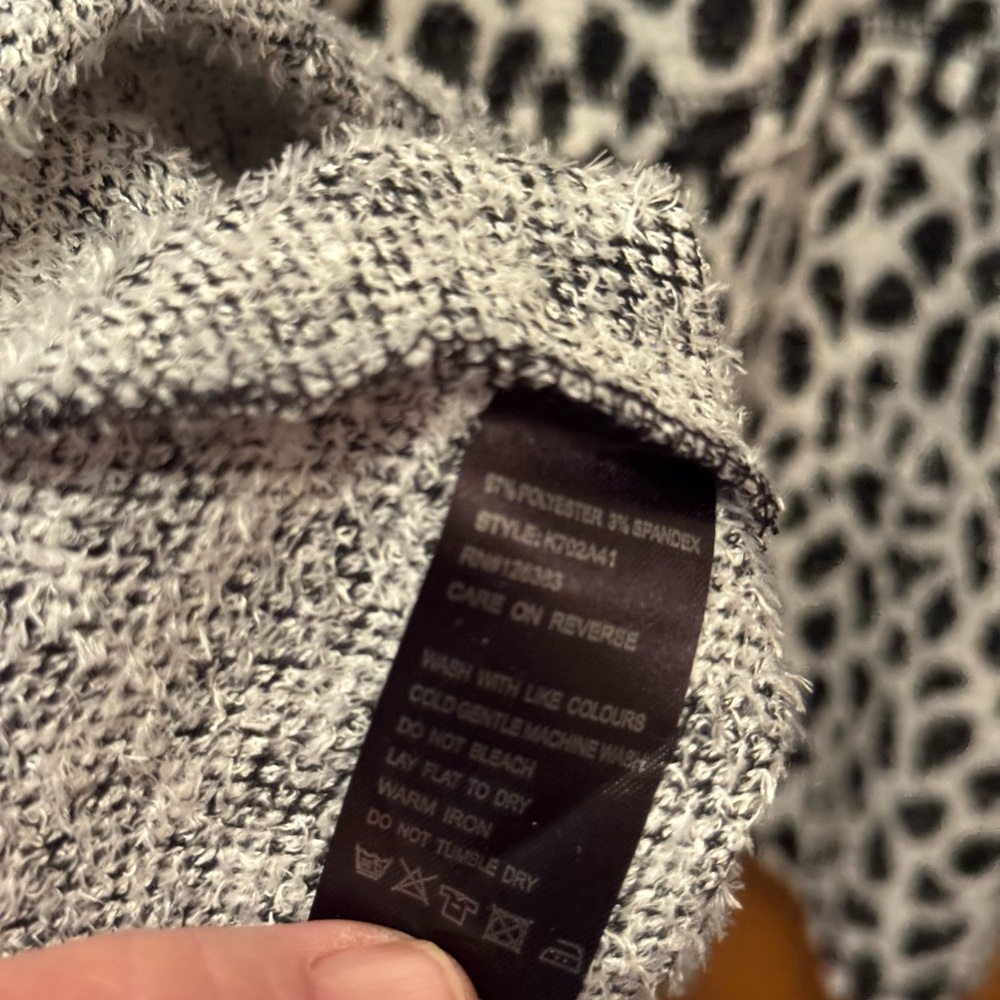 Women's Black and White Leopard Print Coat - Picture 4 of 5